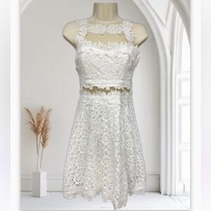Windsor Lace Dress in white. Size S